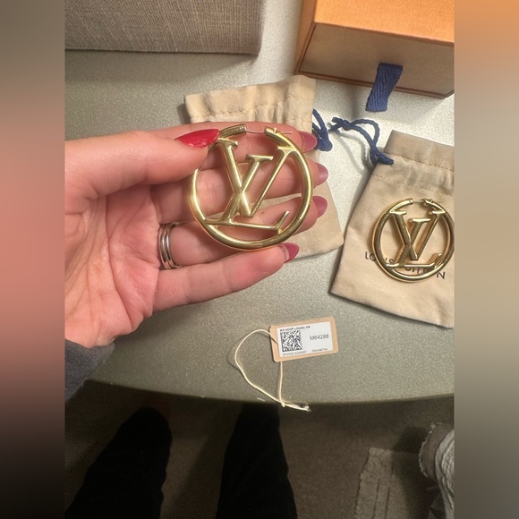 Louis Vuitton Louise Hoop GM Earrings - Picture 6 of 8